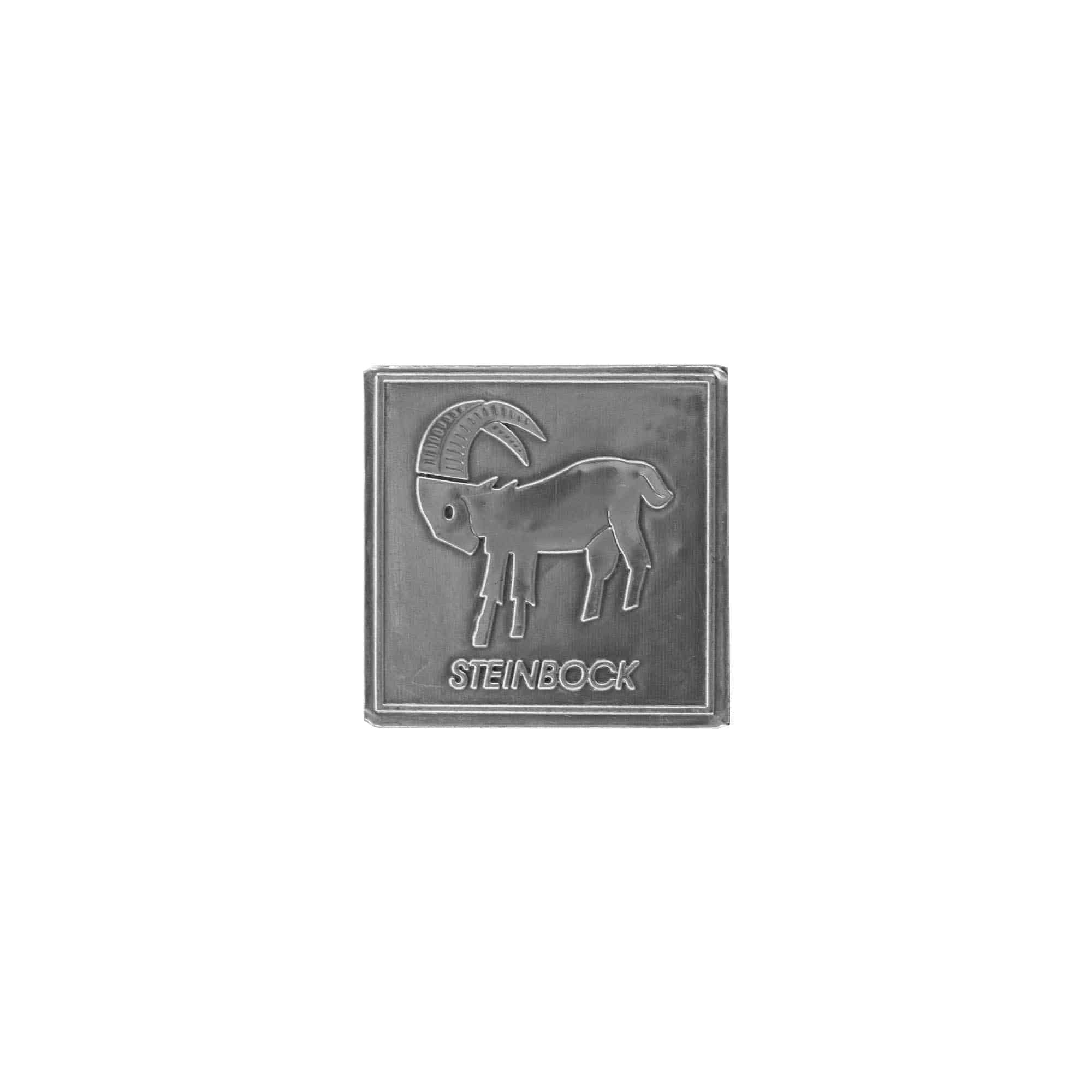 Tinnen etiket 'Steenbok', vierkant, metaal, zilver Tinnen etiket 'Steenbok', vierkant, metaal, zilver