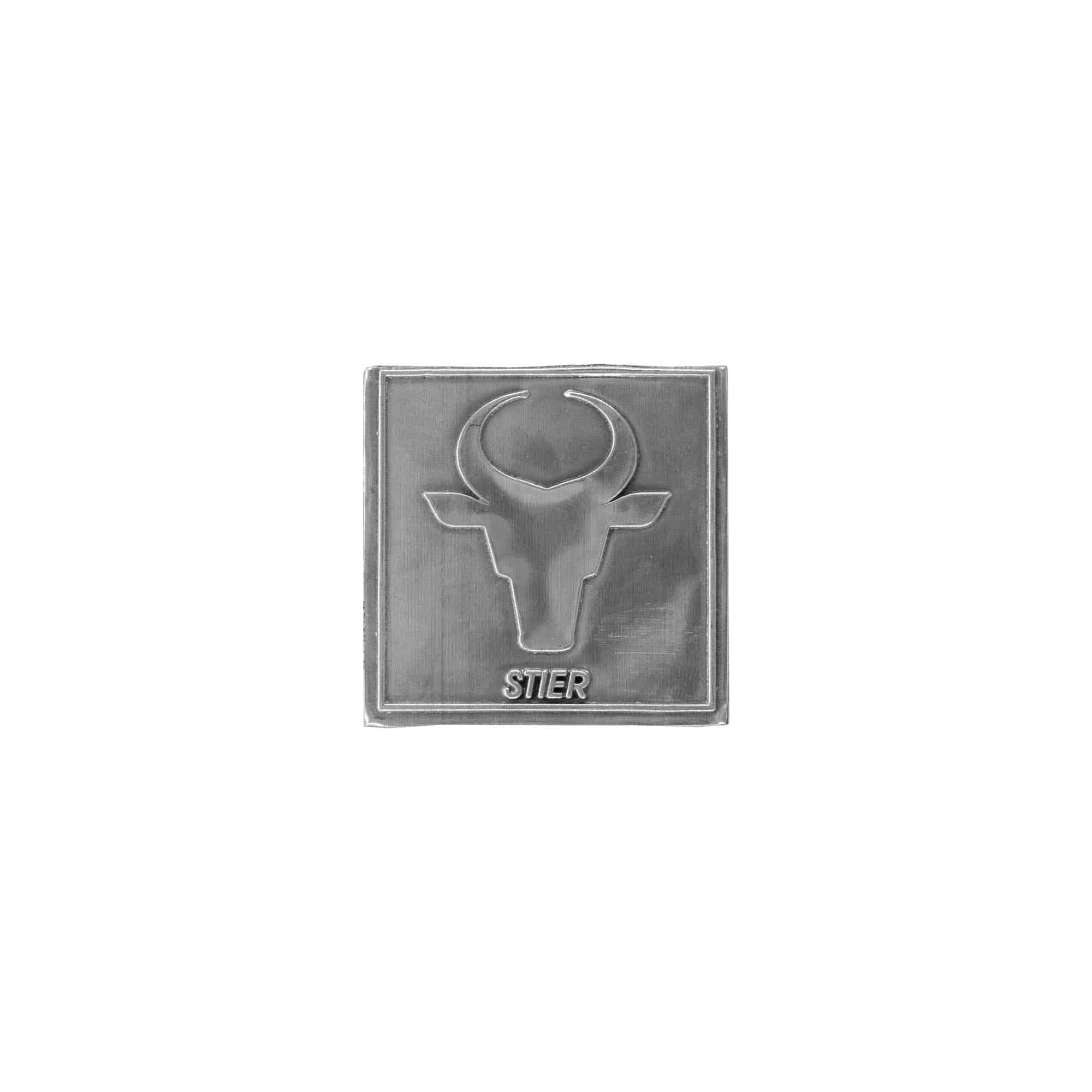 Tinnen etiket 'Stier', vierkant, metaal, zilver Tinnen etiket 'Stier', vierkant, metaal, zilver